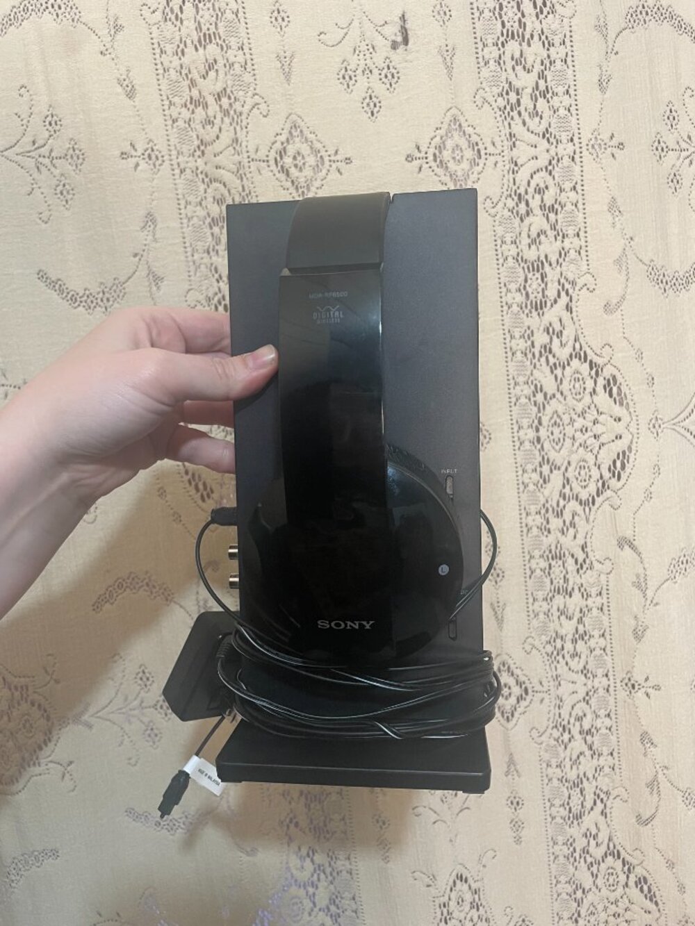 Sony: MDR-DS6500 wireless digital surround sound headphone system - Picture 2 of 6